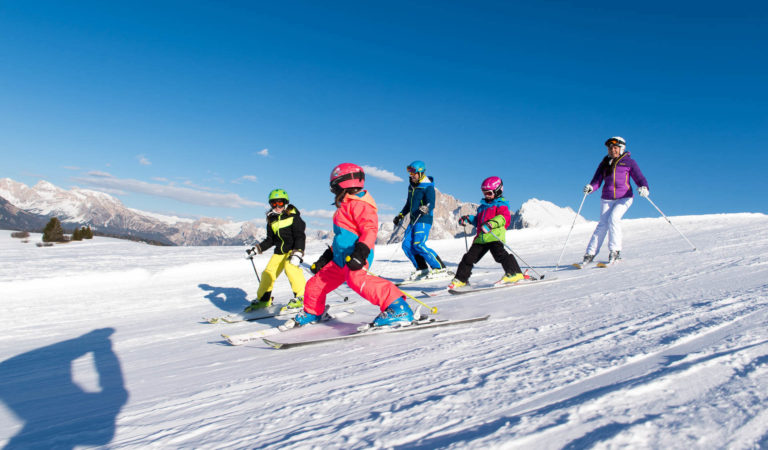 Skifahren mit der Familie auf der Seiser Alm