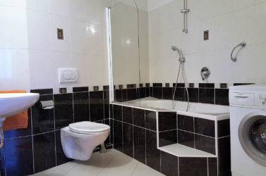 Bad in der Ferienwohnung West am Koflerhof