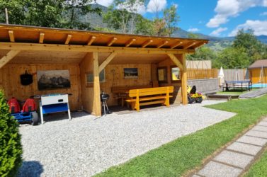 Barbecue- hut